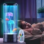 Vase lumineux interactif avec projection de poissons et méduses en 3D, créant une ambiance apaisante et magique dans la chambre. Parfait pour la décoration et l'ambiance relaxante, contrôlable via tél.