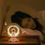 Veilleuse de nuit à thÚme scientifique représentant un astronaute, idéale pour décorer une chambre d'enfant ou pour les amateurs de science et d'espace.