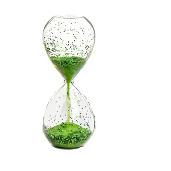 Sablier de sable vert avec paillettes brillantes, symbole du temps et de la science, parfait pour la décoration de bureau ou d'études.