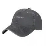 Casquette gris foncé avec logo SpaceX blanc, vue de face avec visière courbée.
