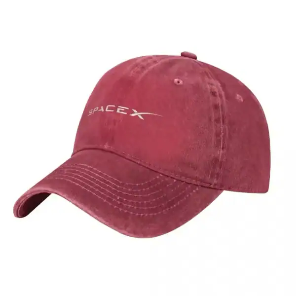Casquette rouge délavé avec logo SpaceX blanc sur le devant, vue de face.