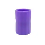 Pot de laboratoire en silicone violet, résistant et flexible, idéal pour expériences scientifiques ou décoration thématique scientifique.
