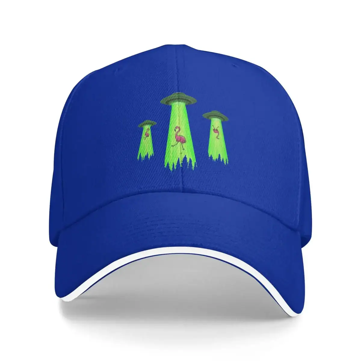 Casquette bleue avec motifs de champignons phosphorescents verts et roses, idéale pour les amateurs de science et de décoration originale.
