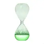 Sablier en verre avec sable vert et blanc, symbole du temps qui passe, idéal pour la décoration scientifique ou comme objet de collection.