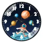 Horloge murale avec thème spatial et planètes.
