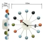 Horloge murale moderne avec sphères colorées, design contemporain, idéale pour la décoration intérieure, dimensions 330mm x 70mm, style original et tendance.
