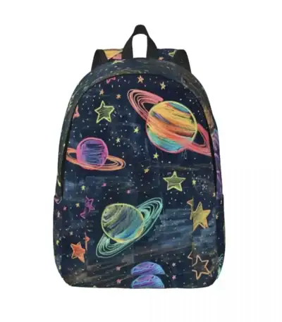 Sac à dos avec motif planètes et étoiles colorées sur fond noir, idéal pour les amateurs d'astronomie et de sciences. Parfait pour l'école ou les activités en plein air.