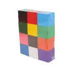 Puzzles en papier colorés empilés, parfaits pour la décoration scientifique ou éducative.