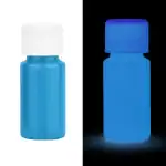 Pochette de peinture fluorescente bleue visible sous lumière normale et qui brille dans l'obscurité, idéale pour décoration ou activités artistiques lumineuses.