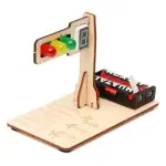 Panneau de signalisation éducatif en bois avec feux de circulation et compteur numérique, idéal pour l'apprentissage de la sécurité routière pour enfants.