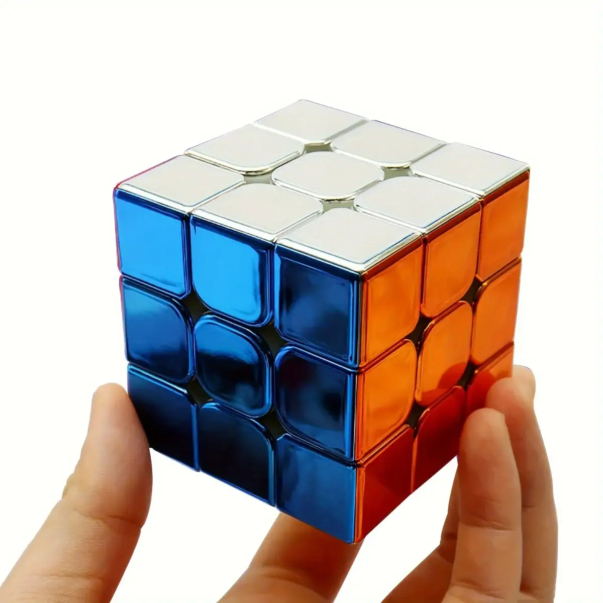 Cube de Rubik coloré, puzzle de réflexion pour stimuler l'esprit et tester la logique.
