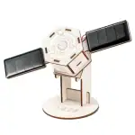 Rover solaire en bois avec panneaux solaires, modèle éducatif pour découvrir l'énergie renouvelable et la robotique. Parfait pour l'apprentissage scientifique et la décoration de style scientifiq.