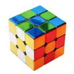 Cube Rubik coloré avec surfaces brillantes, idéal pour la décoration scientifique ou comme objet de puzzle stimulant. Parfait pour les amateurs de jeux de réflexion et de décoration moderne.