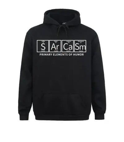 Sweat à capuche noir avec design humoristique basé sur la table périodique, mettant en avant le symbole "SArCaSm" pour "Humour".